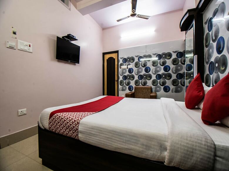 Oyo 33479 Hotel Double Tree Deluxe