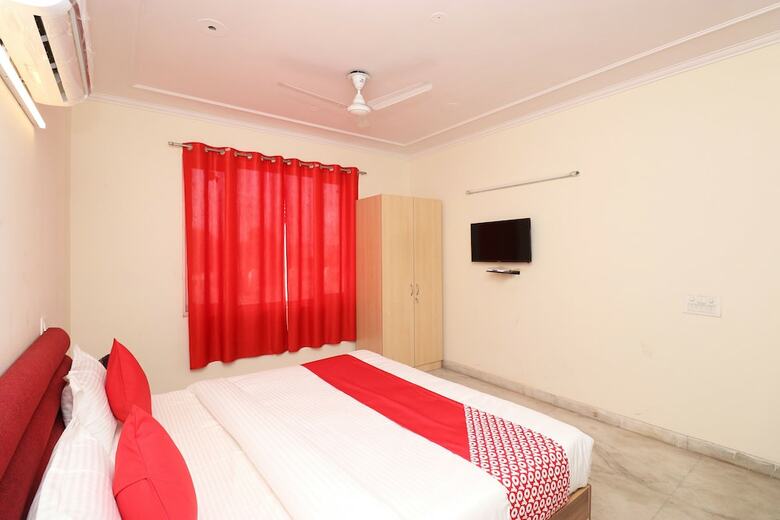 Hotel Oyo 28232 The Golden Circle