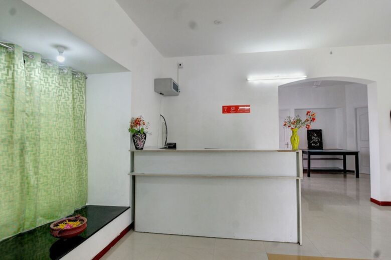 Hotel Oyo 28223 Sri Sharu Enclave