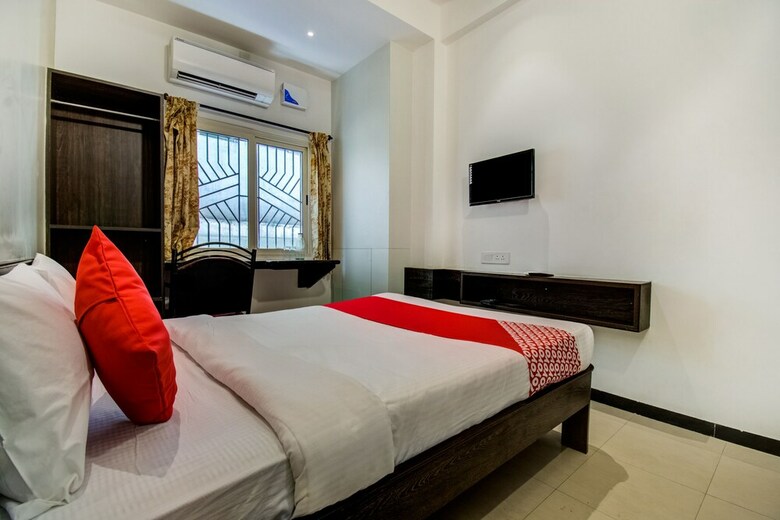 Oyo Flagship 29891 Hotel Karpagam, Gandhipuram