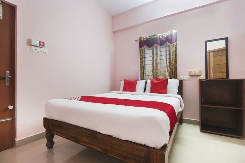 Hotel Oyo 8053 Banu Residency