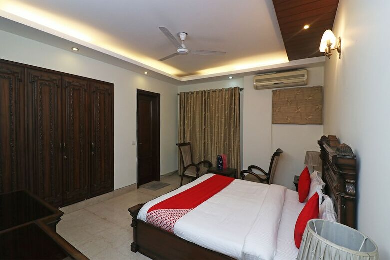 Hotel Oyo 28061 Amar Villa One