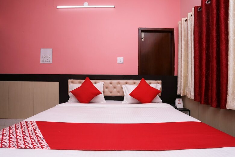 Hotel Oyo 26595 Silver Leaf