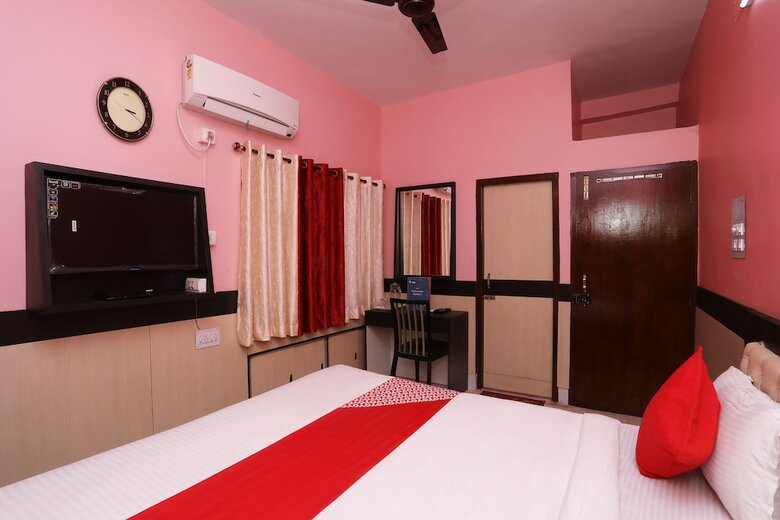 Hotel Oyo 26595 Silver Leaf