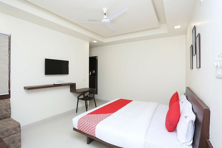 Hotel Oyo 24707 Comfort Inn