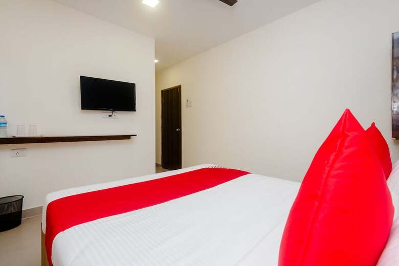 Hotel Oyo 27896 Everest Inn