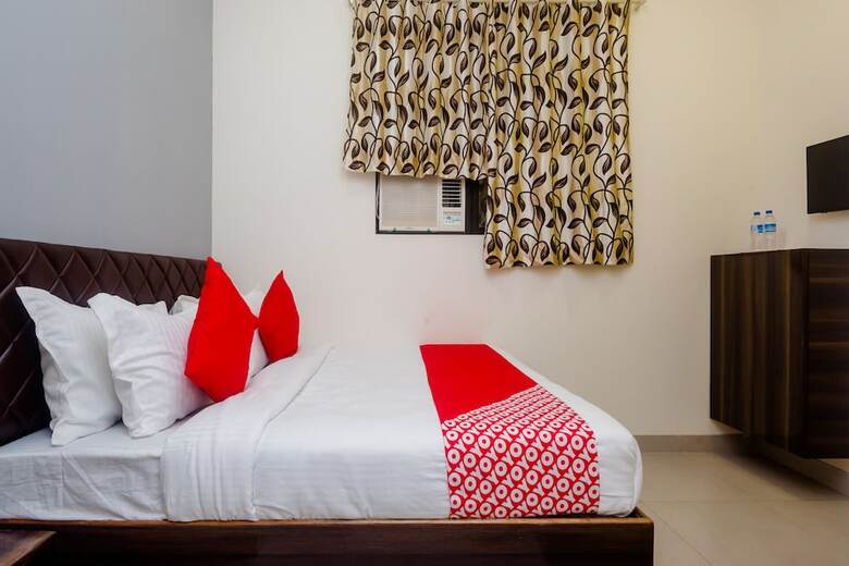 Hotel Oyo 27896 Everest Inn