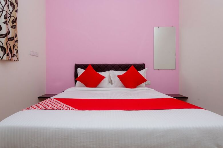 Hotel Oyo 27896 Everest Inn