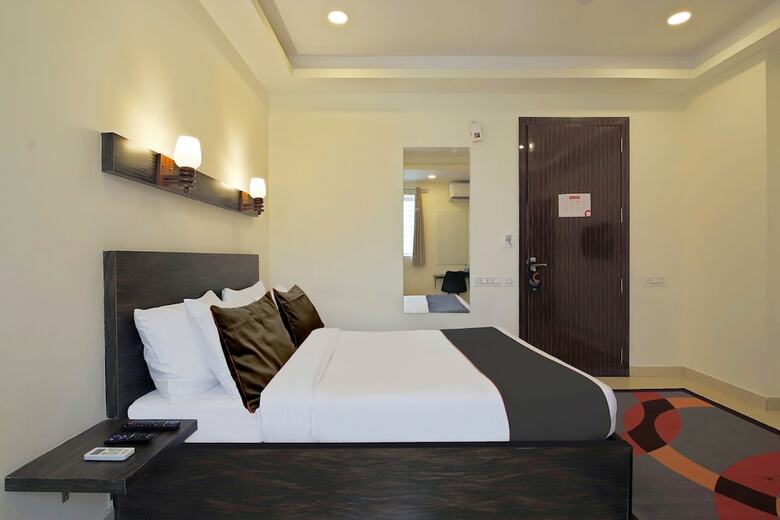 Hotel Collection O 30119 Regalia