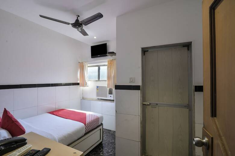 Hotel Oyo 24337 Akshaya Lodging