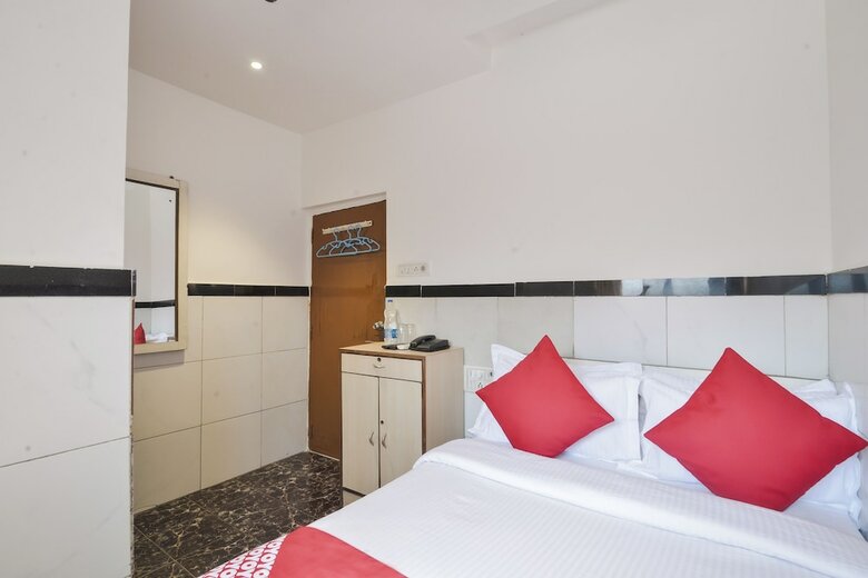 Hotel Oyo 24337 Akshaya Lodging