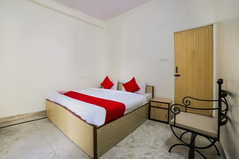 Oyo 30231 Hotel Anshu