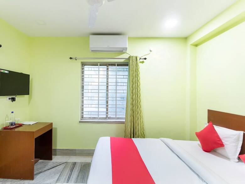 Hotel Oyo 24312 Maple The Residence