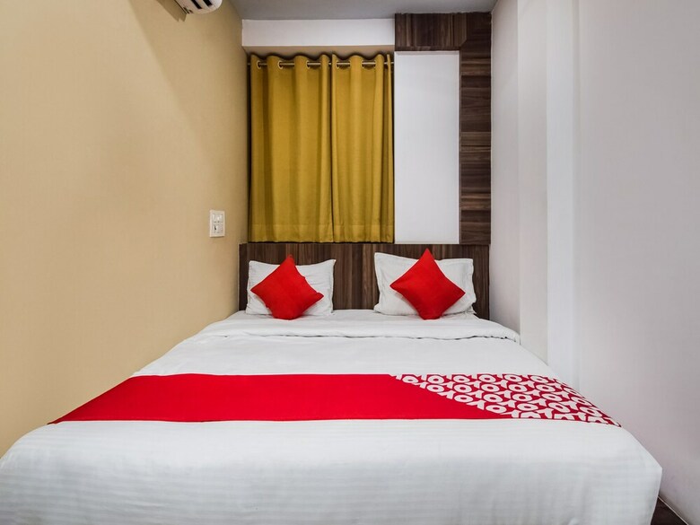 Hotel Oyo 29111 Tak International