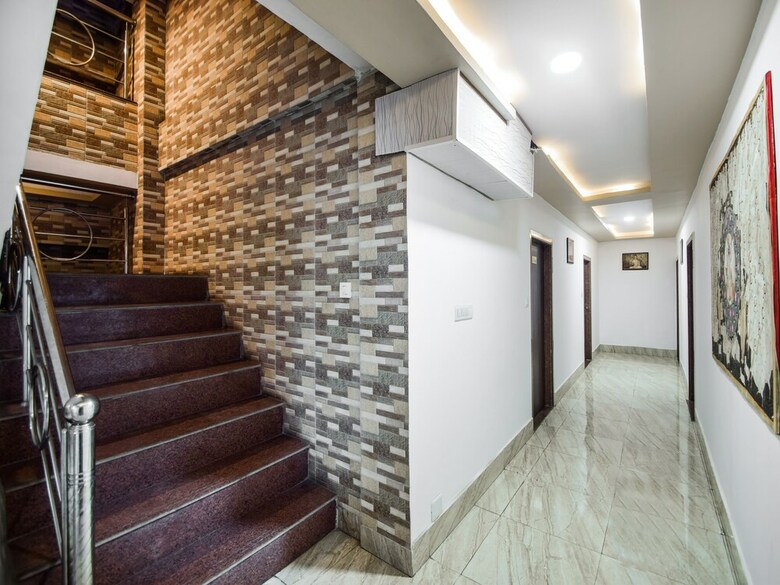 Hotel Oyo 29111 Tak International