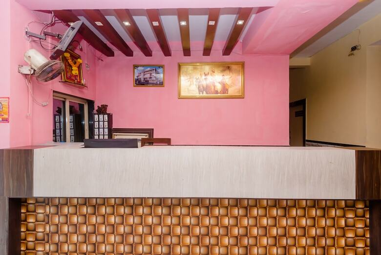 Oyo 29550 Hotel Nivara