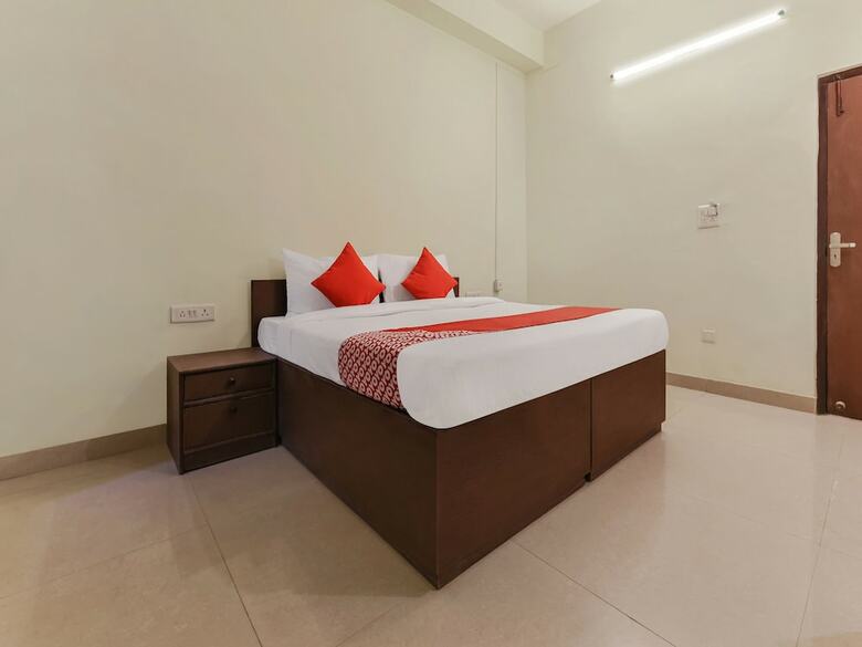 Hotel Oyo Flagship 23306 Shakun Palace