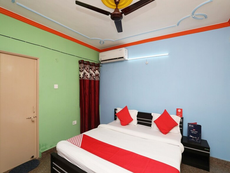 Hotel Oyo 23463 Ar Square