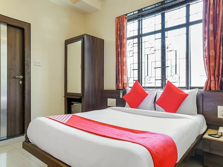 Oyo 28109 Regent Hotel