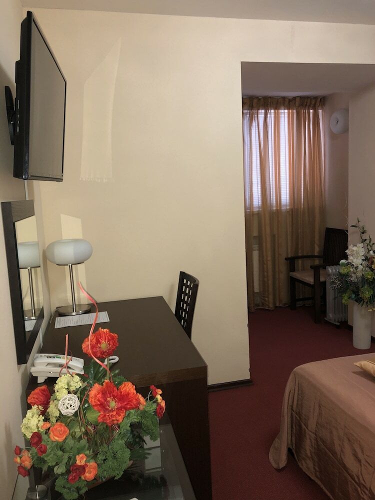 Hotel Zaurale