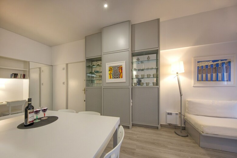 Artistic Apartment In The Middle Of Everything