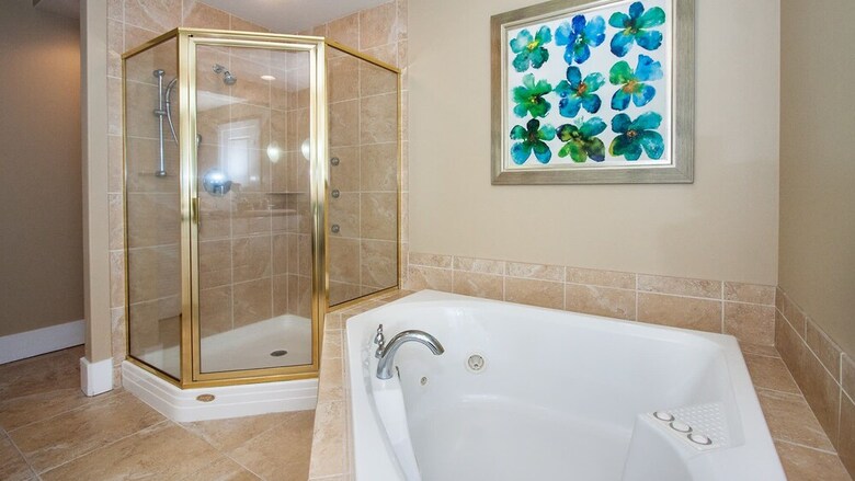 Cozy Two Bedroom Condo - Unit Crc0801