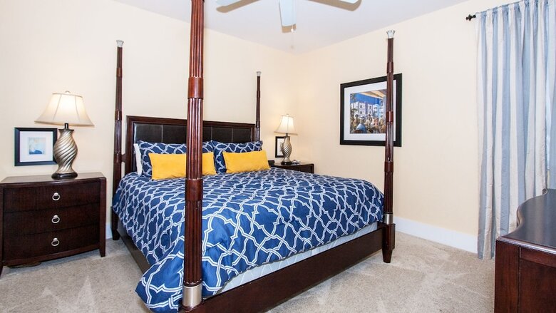 Poolside Views Two Bedroom Two Bathroom - Unit Crd1016