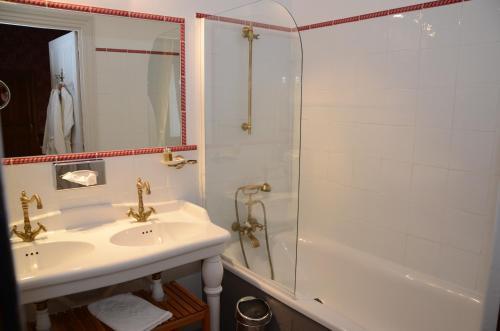 Bed & Breakfast Chateau D'urbilhac