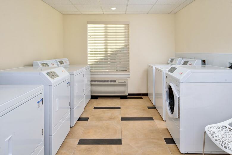 Hotel Candlewood Suites Lodi