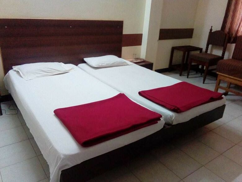 Hotel Iroomz Samrat Ashok
