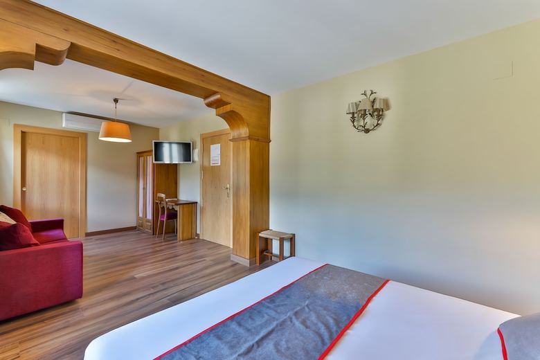 Oyo Hostal Bellosta, Rio Ara