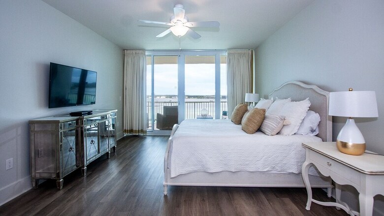 Beautiful Three Bedroom Unit With Unobstructed Views - Unit Crd1103