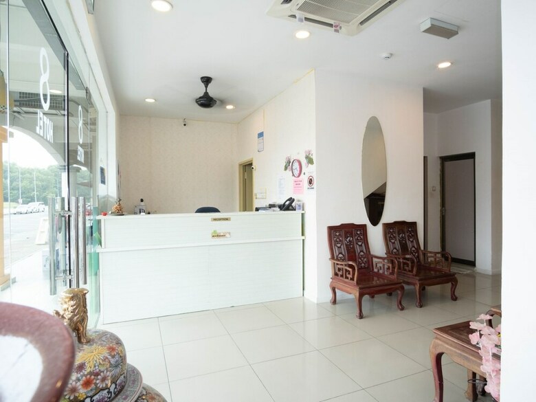 Oyo 44103 8 Hotel