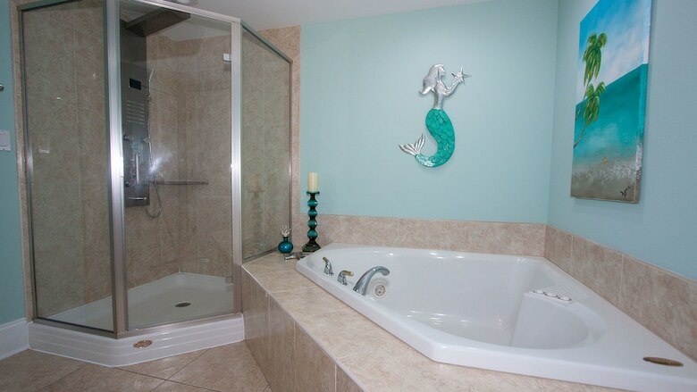 Beach Condo Overlooking The Bay - Unit Crb0806