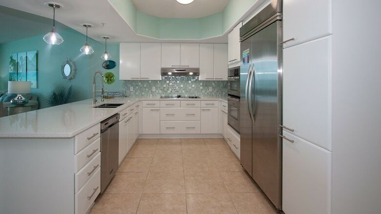 Beach Condo Overlooking The Bay - Unit Crb0806