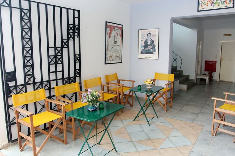 Romantica Hotel Apartments