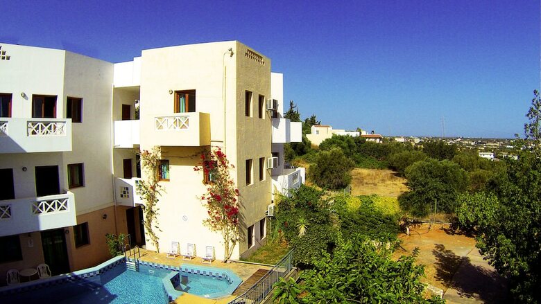Romantica Hotel Apartments