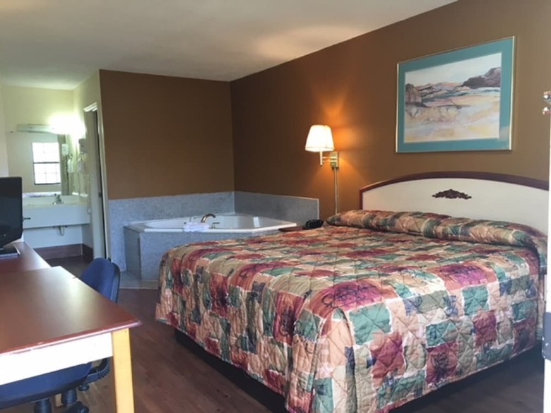 Hotel Budget Inn And Suites