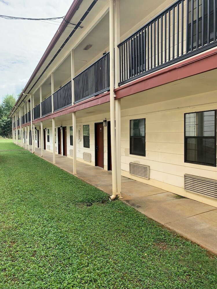 Hotel Budget Inn And Suites