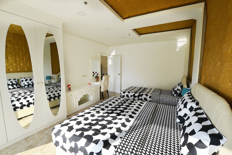 The Best Of View Talay 6