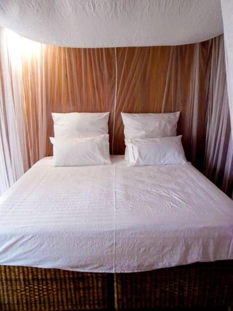 Catembe Gallery Hotel