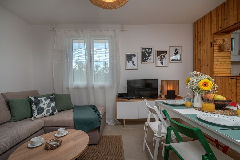 Casa Verde Apartment House