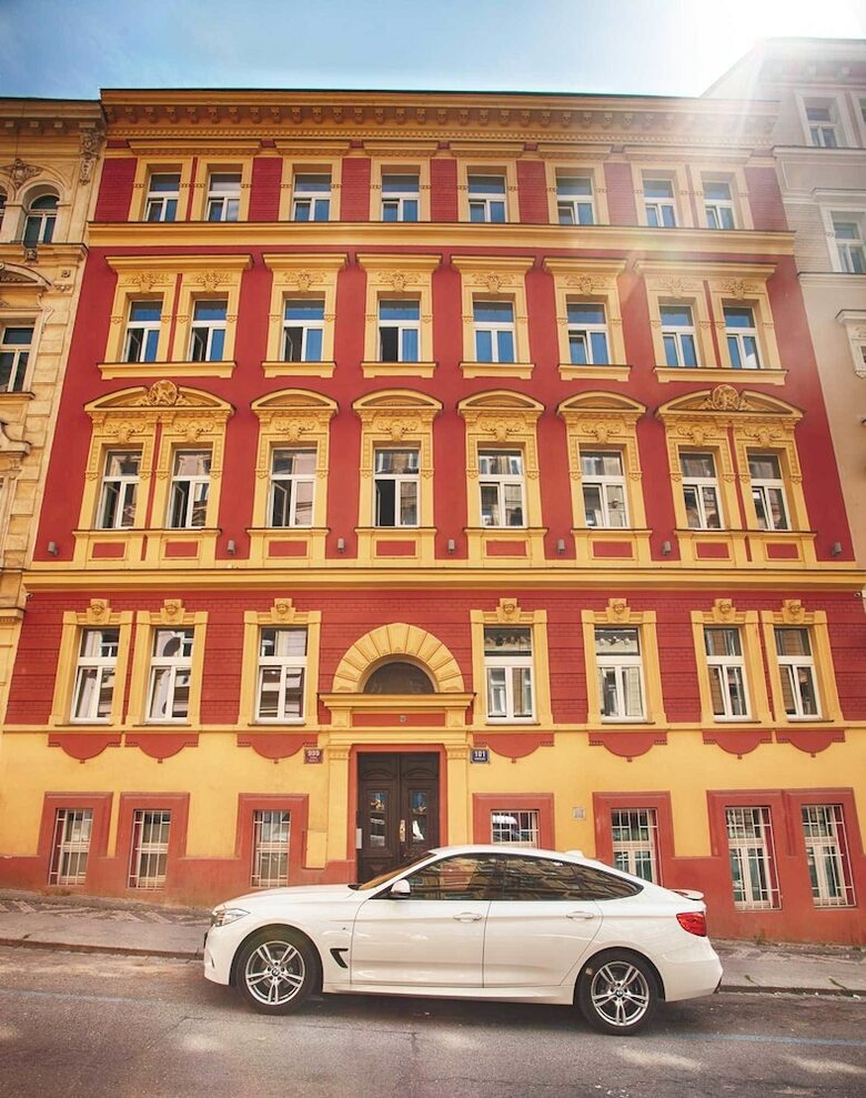 Churchill Apartments