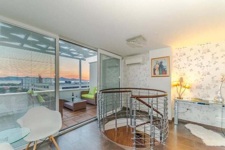 Sunset Penthouse Apartment With Jacuzzi