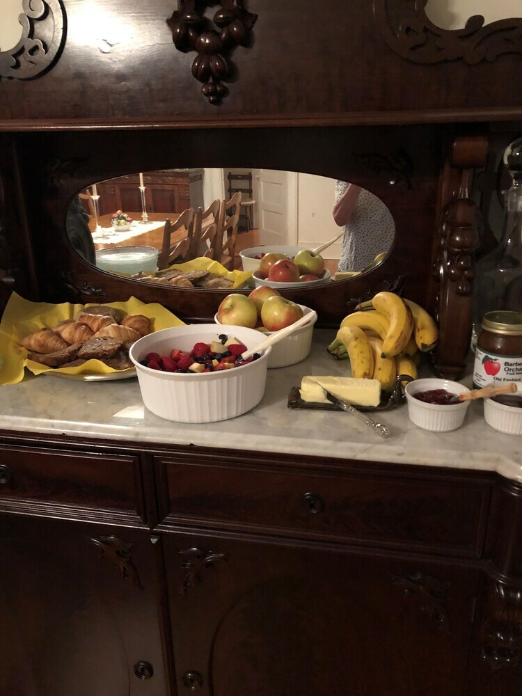 Love Lane Bed & Breakfast