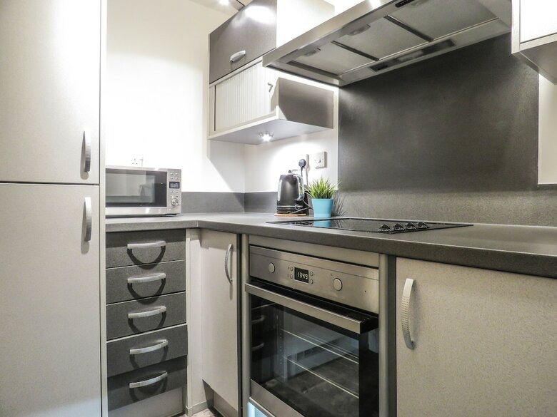 Tudors Esuites Birmingham Canalside Apartments
