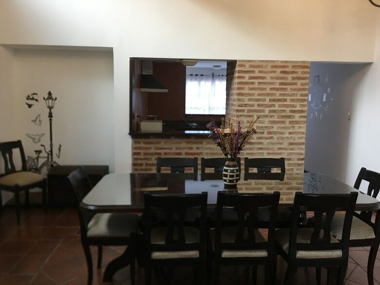 Beautiful House 2 To 9 People