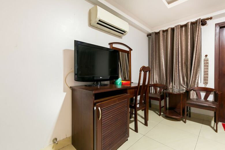 Oyo 500 A Loc Hotel