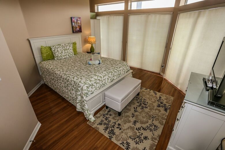 244 Flamingo