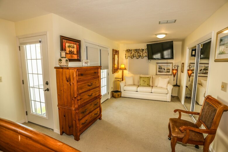21088 St. Peters Dr. - M